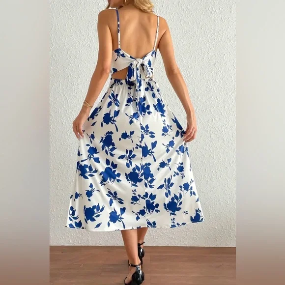 White and Blue Floral Print Twist Front Cami Dress - Picture 2 of 5